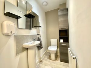 Guest WC - click for photo gallery